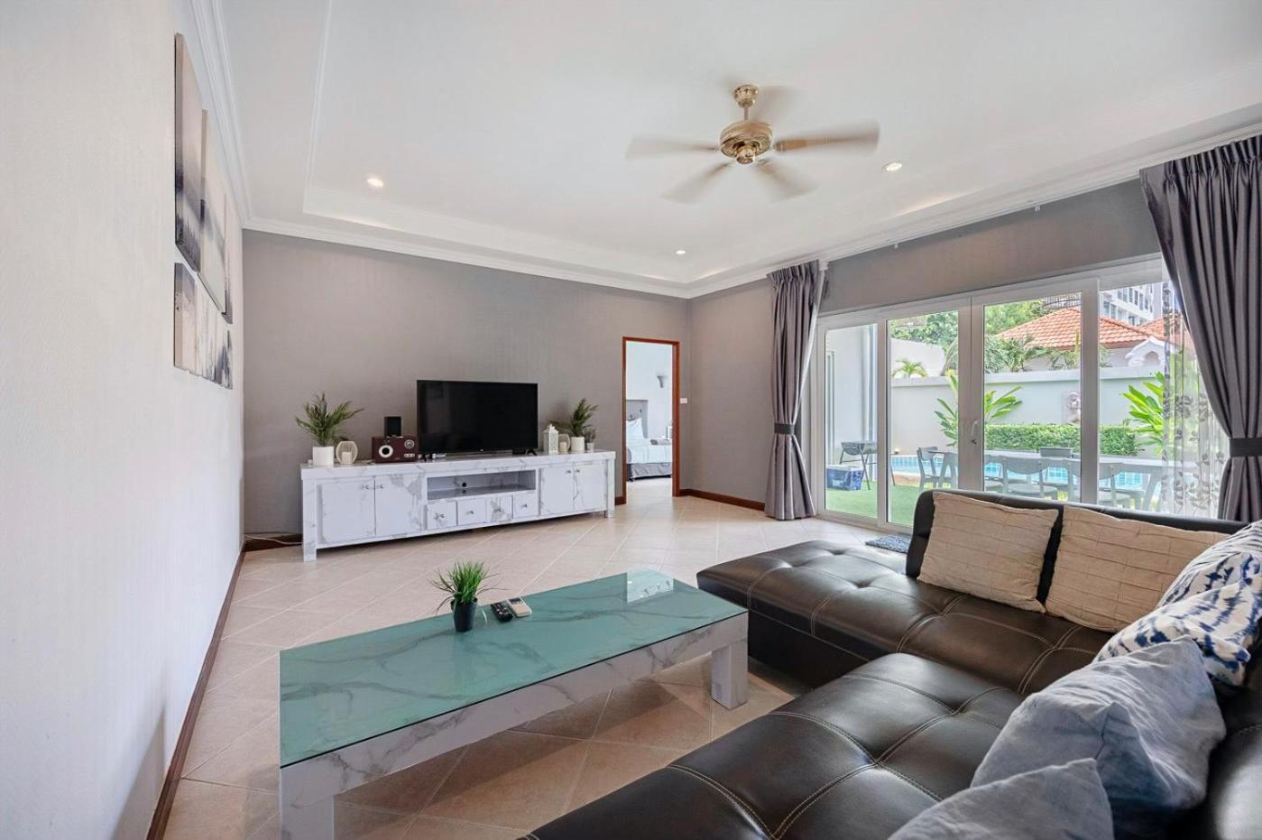 Majestic Residence Pool Villas 3 Bedrooms Private Beach Pattaya Extérieur photo